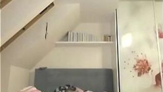 Живая блондинка блудница - порно видео