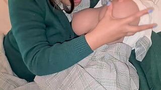 молодые студенты занимаются сексом втроем со своим учителем для лучших оценок. Трахаю мою подругу Бритни де Тантали - порно видео
