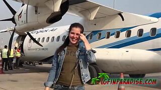 Романтический экзотический отдых с девушкой-крошкой - порно видео