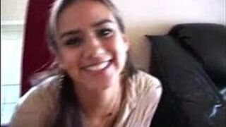 Две тинки экспериментируют с сексом в любительском видео - порно видео